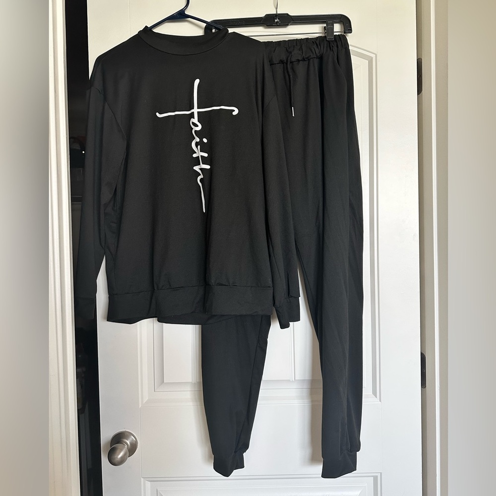 Faith Jogger Set Large